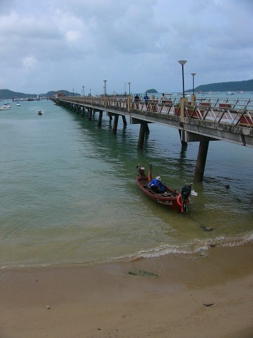 Ao Chalong pier